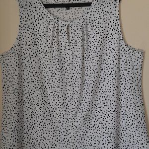 Round Neck Black & White Sleeveless Blouse Top